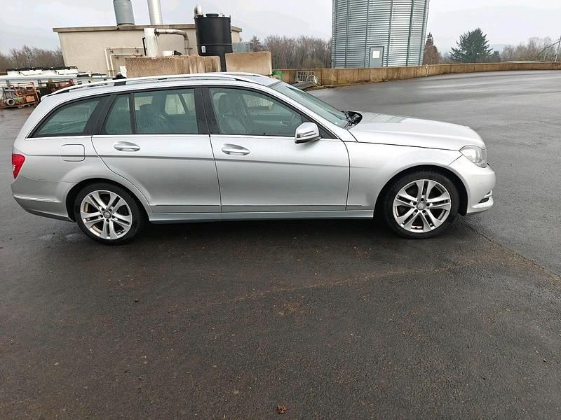 Gebraucht Mercedes C250 204 PS (150 kW) 2012 Silber Kombi