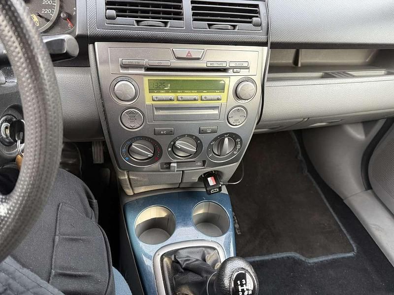 Gebraucht Mazda 2 Active 80 PS (58 kW) 2004 Magnum grey Kleinwagen