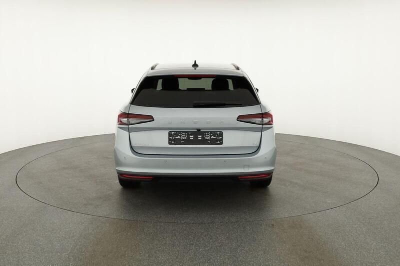 Aluminium silber metallic Neu 2025 Skoda Superb Selection Kombi | 44.995 € (Guter Preis) - Bild 1/4