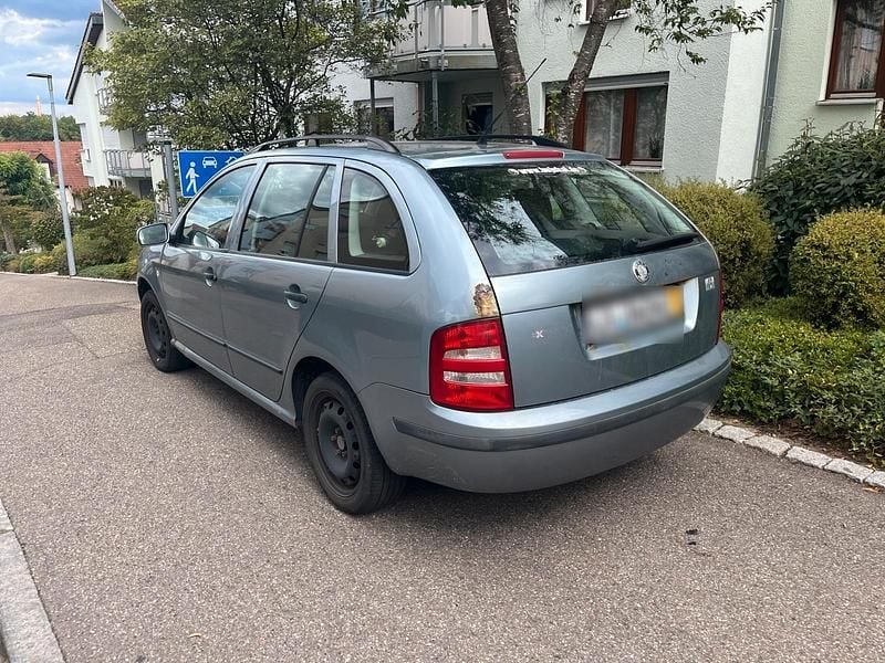 Blau Gebraucht 2003 Skoda Fabia Kombi | 1.299 € (Fairer Preis) - Bild 1/4