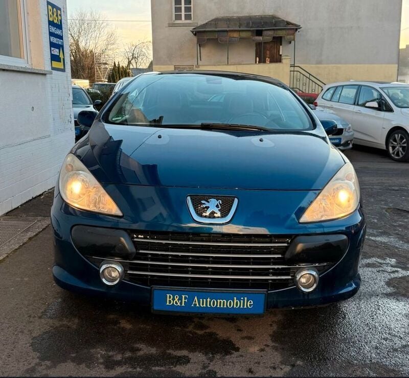 Blau Gebraucht 2006 Peugeot 307 CC Cabrio | 3.799 € (Etwas zu teuer) - Bild 1/4