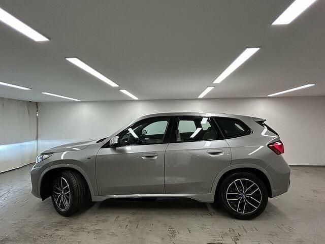 Gebraucht BMW iX1 M Sport 230 kW (313 PS) 2024 Spacesilber SUV