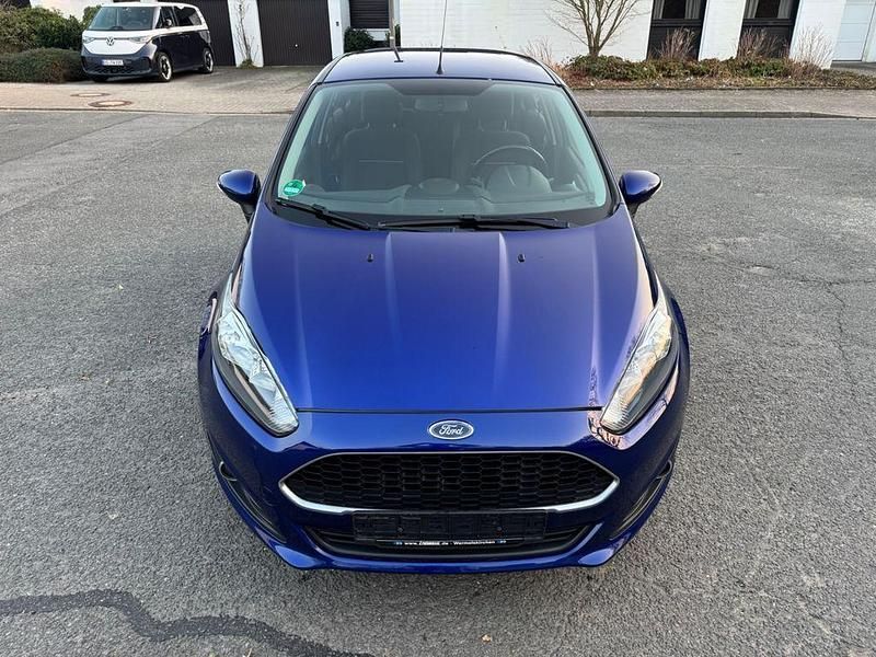 Gebraucht Ford Fiesta 82 PS (60 kW) 2016 Blau Limousine