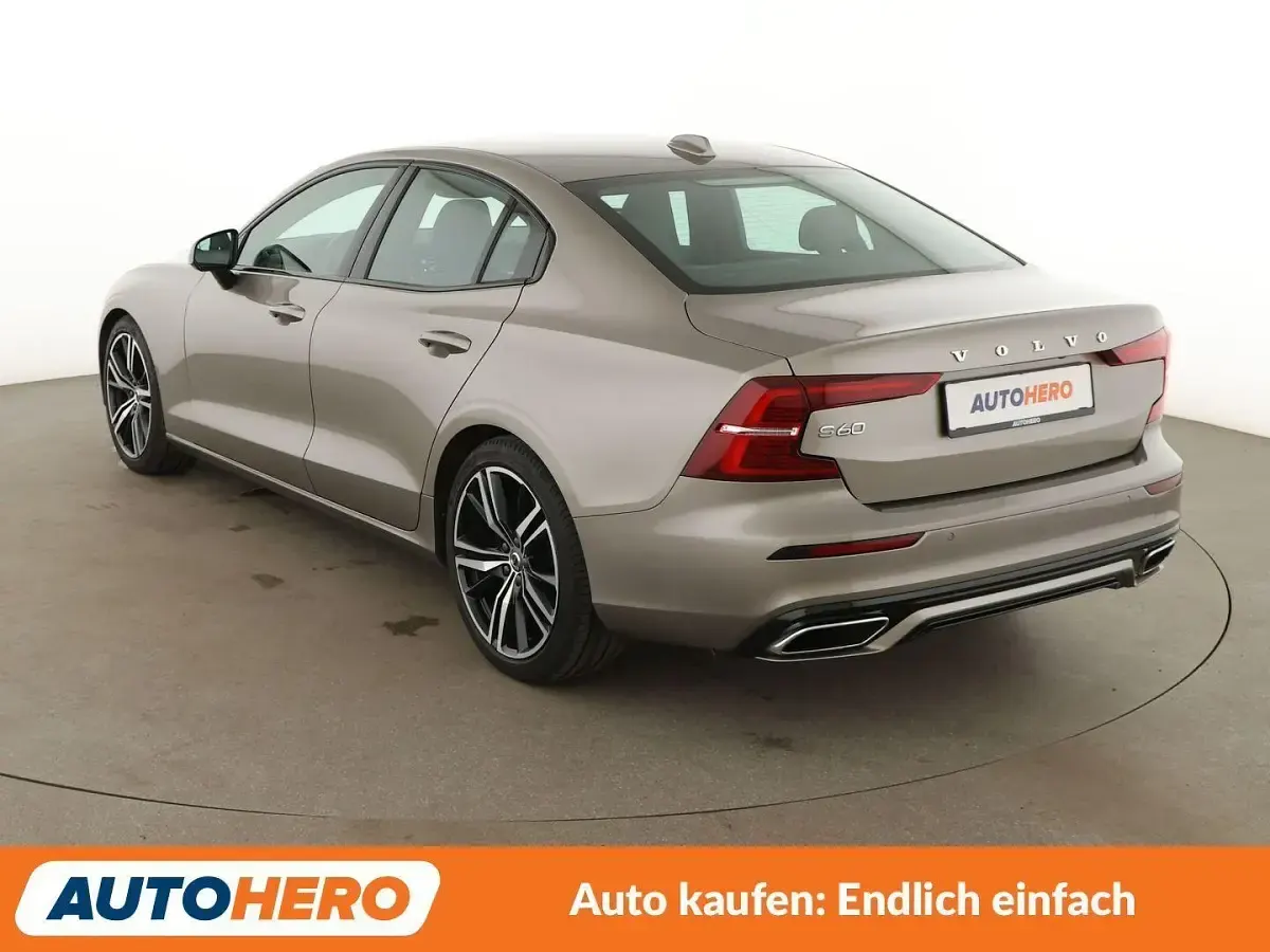 Gebraucht Volvo S60 R-Design 190 PS (139 kW) 2020 Grau Limousine
