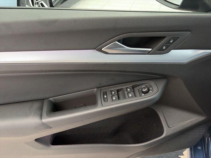Gebraucht VW Golf VIII 150 PS (110 kW) 2025 Blau Kleinwagen