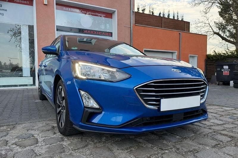 Używany Ford Focus Cool & Connect 120 KM (88 kW) 2019 Niebieski Sedan/Limuzyna