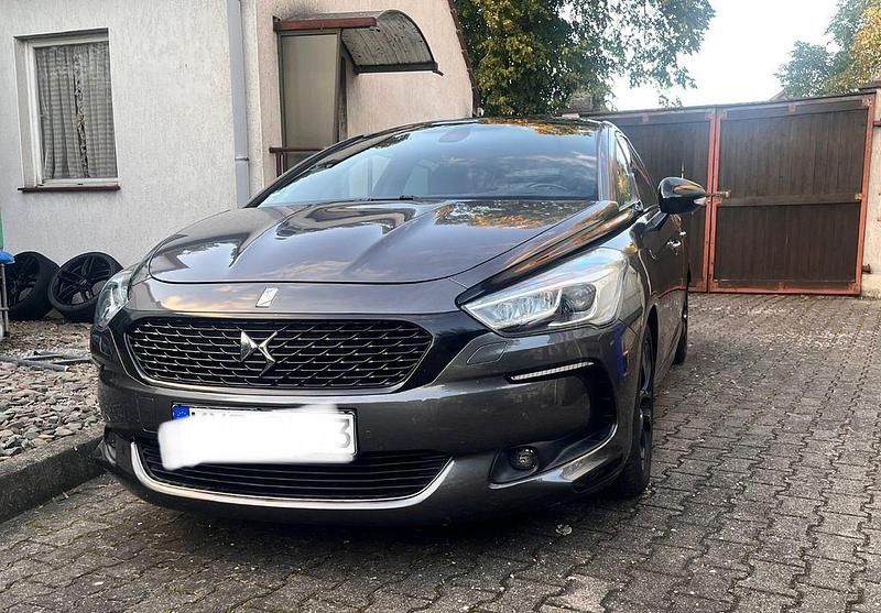 Grau Gebraucht 2016 DS Automobiles DS5 Kleinwagen | 7.900 € (Fairer Preis) - Bild 1/4