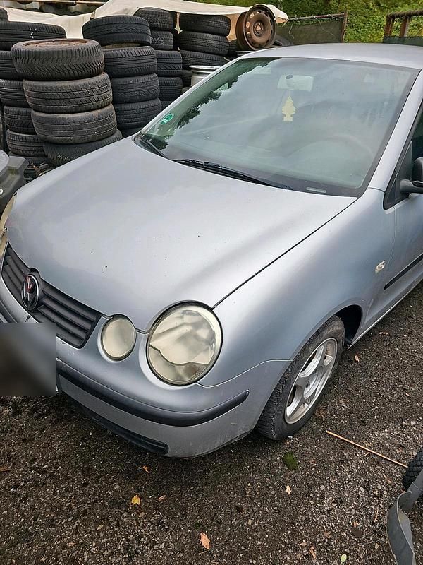 Silber Gebraucht 2004 VW Polo Kleinwagen | 450 € (Superpreis) - Bild 1/4