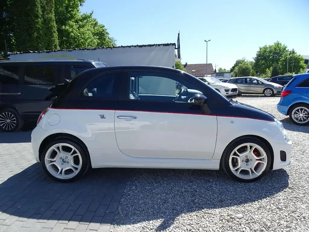 Gebraucht Abarth 500C 135 PS (99 kW) 2012 Bicolore scorpione schwarz Cabrio