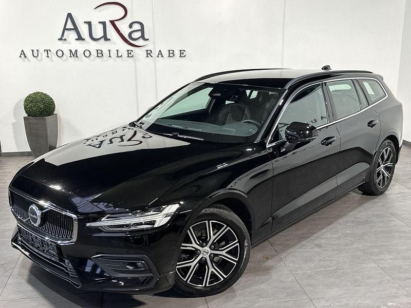 Black solid Gebraucht 2022 Volvo V60 Core Kombi | 24.749 € (Superpreis) - Bild 1/4