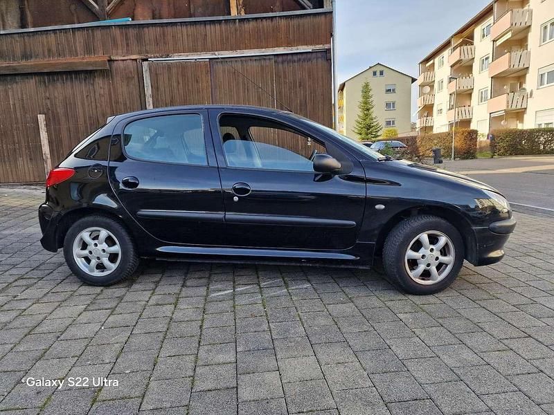 Schwarz Gebraucht 2009 Peugeot 206+ Kleinwagen | 1.950 € (Guter Preis) - Bild 1/4