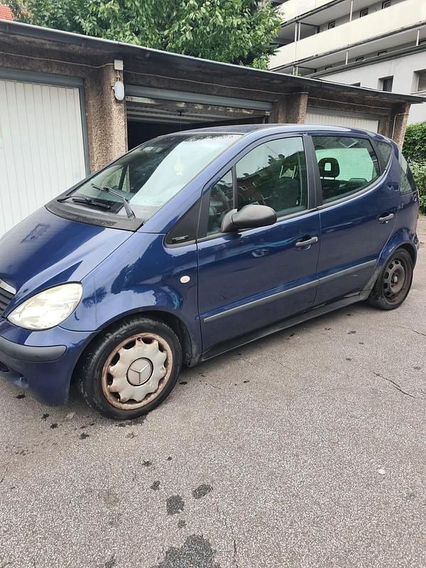 Blau Gebraucht 2002 Mercedes A170 Kleinwagen | 1.000 € (Fairer Preis) - Bild 1/4