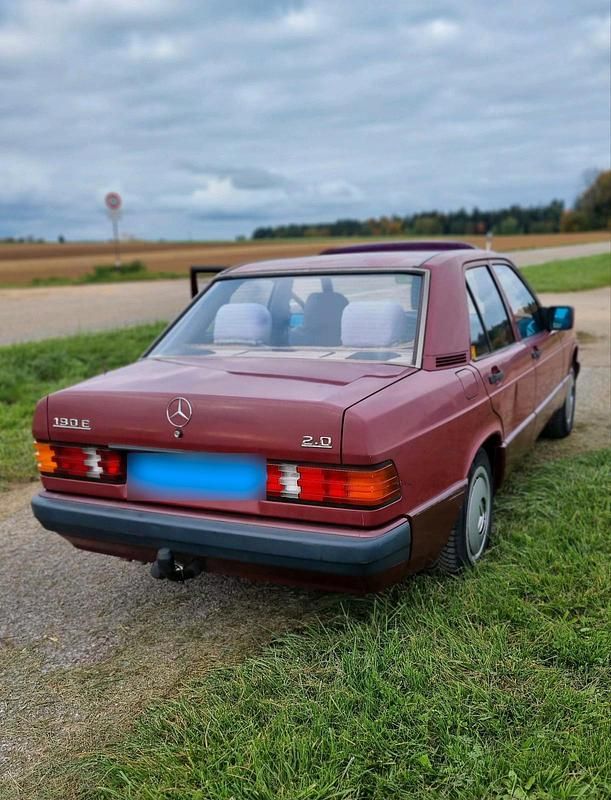 Gebraucht Mercedes 190 122 PS (89 kW) 1991 Rot Limousine