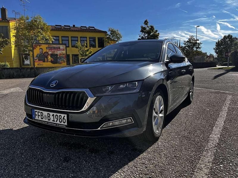 Second-hand Skoda Octavia First Edition 116 CP (85 kW) 2020 Gri Berlinǎ