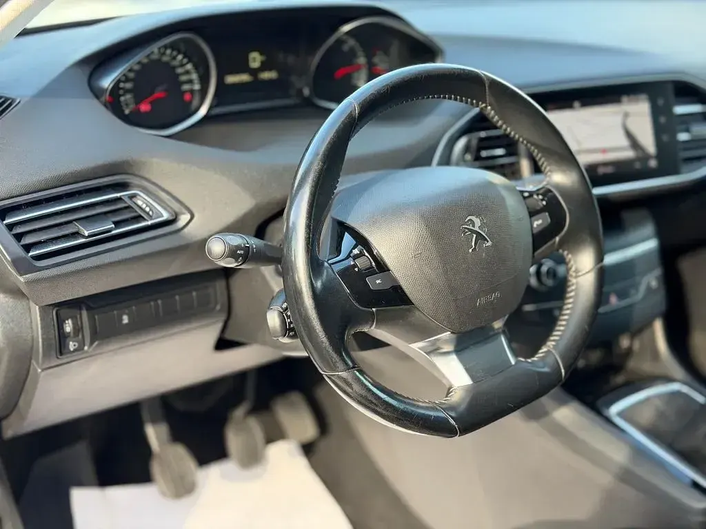 Gebraucht Peugeot 308 SW 131 PS (96 kW) 2020 Blanc banquise Kombi