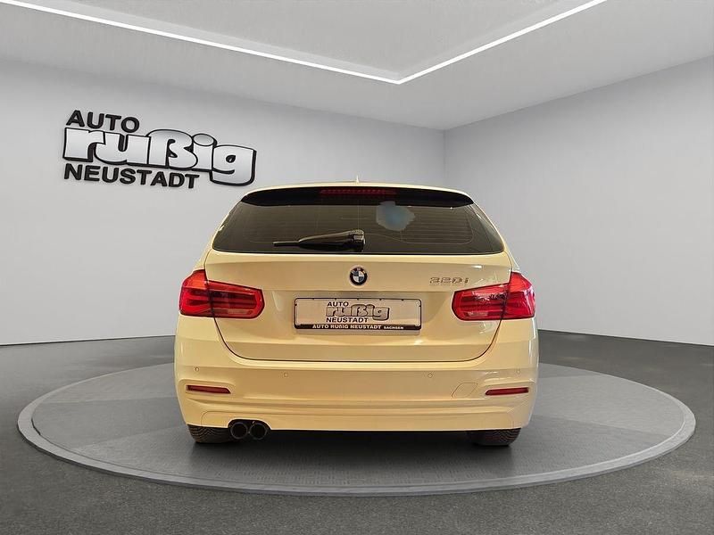 Gebraucht BMW 320 Advantage 184 PS (135 kW) 2015 Weiß Kombi