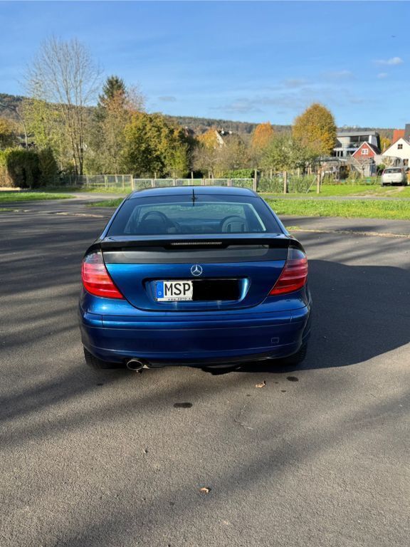 Gebraucht Mercedes C200 163 PS (119 kW) 2002 Blau Coupé