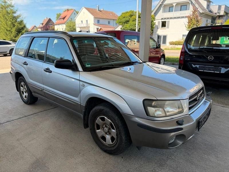 Grau Gebraucht 2004 Subaru Forester Comfort SUV | 2.250 € (Guter Preis) - Bild 1/4