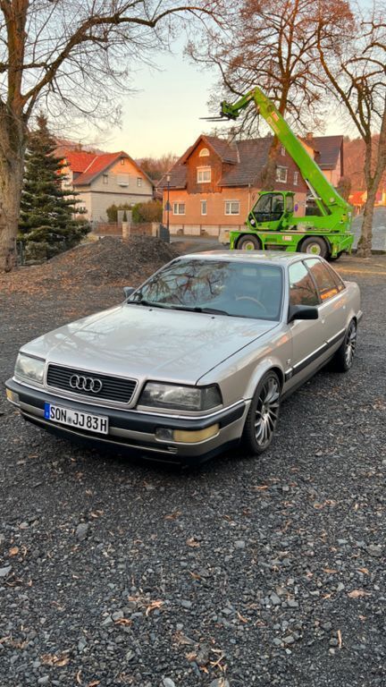 Silber Gebraucht 1989 Audi V8 Limousine | 15.990 € - Bild 1/4