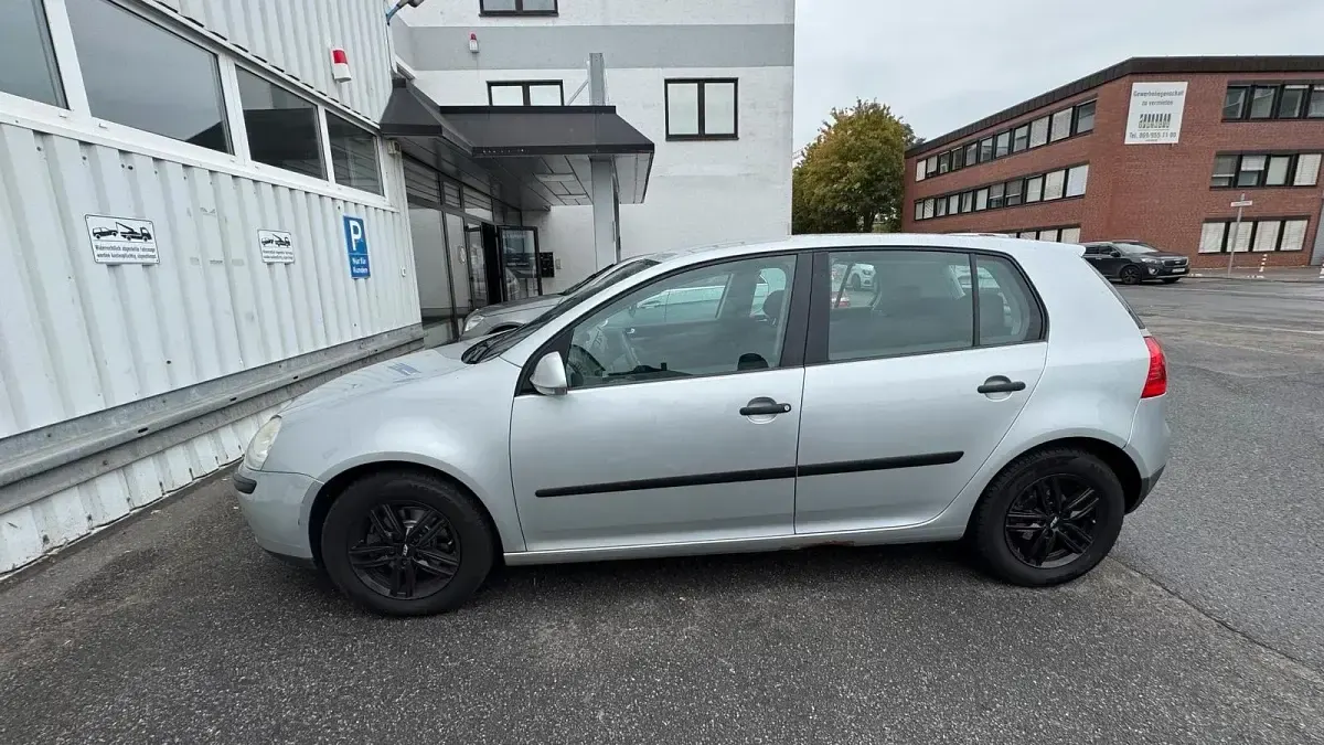 Gebraucht VW Golf V 80 PS (58 kW) 2005 Silber Kleinwagen
