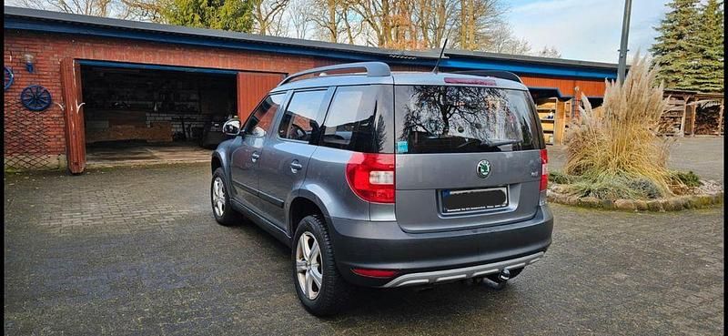 Gebraucht Skoda Yeti Active 105 PS (77 kW) 2012 Grau SUV
