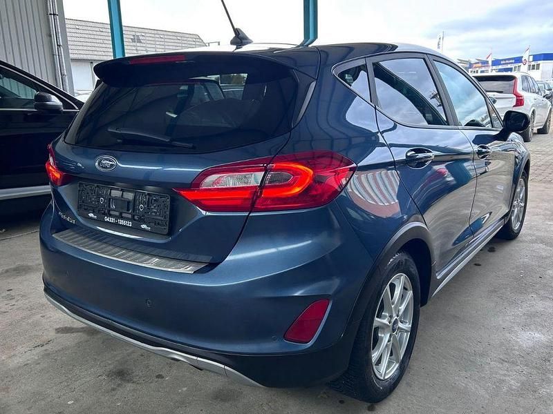 Gebraucht Ford Fiesta Active 101 PS (74 kW) 2019 Blau Kleinwagen