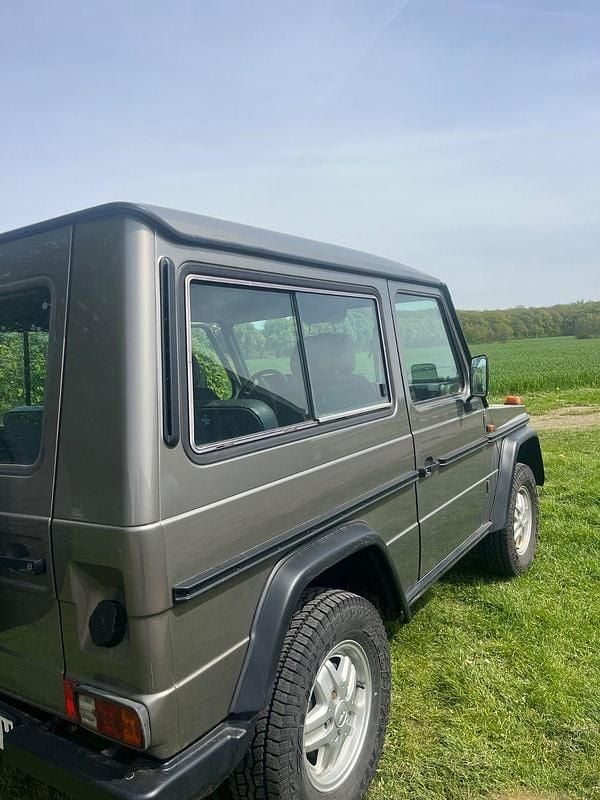 Gebraucht Mercedes G250 90 PS (66 kW) 1990 Grau SUV