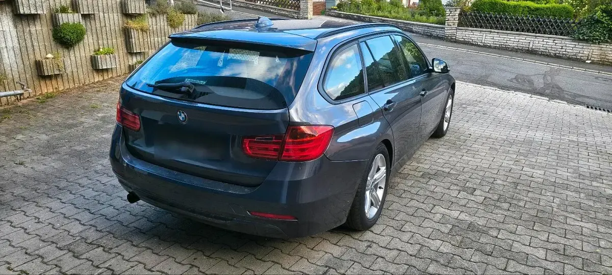 Gebraucht BMW 318 Sport Line 143 PS (105 kW) 2014 Grau Kombi