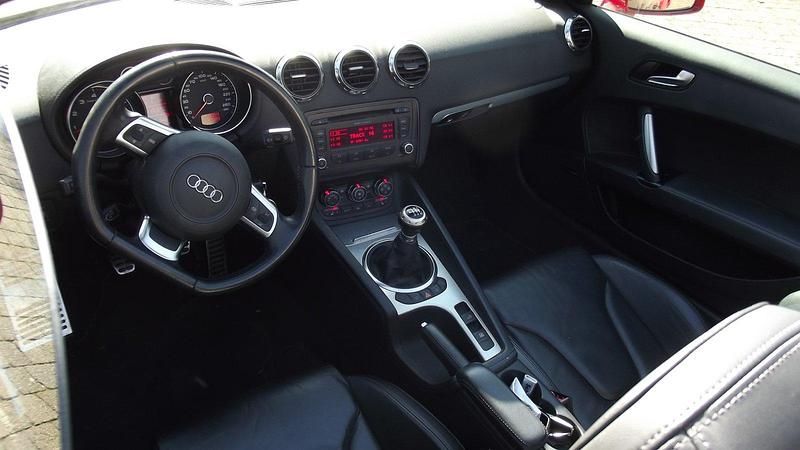 Second-hand Audi TT 200 CP (147 kW) 2007 Roșu Coupe