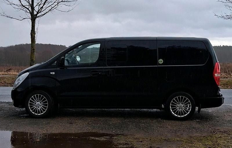 Gebraucht Hyundai H-1 170 PS (125 kW) 2012 Schwarz Van / Kleinbus