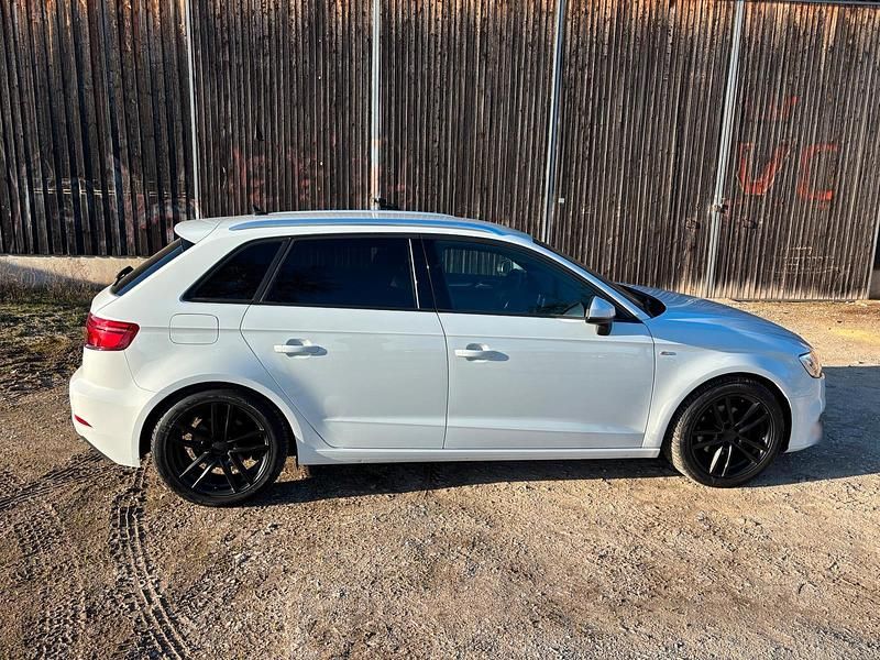 Gebraucht Audi A3 S-Line 150 PS (110 kW) 2019 Weiß Limousine