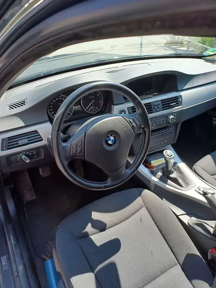 Gebraucht BMW 320 177 PS (130 kW) 2009 Limousine