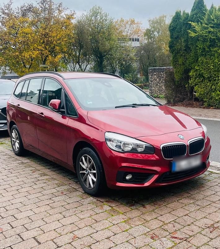 Rot Gebraucht 2017 BMW 216 Kombi | 10.000 € (Fairer Preis) - Bild 1/4