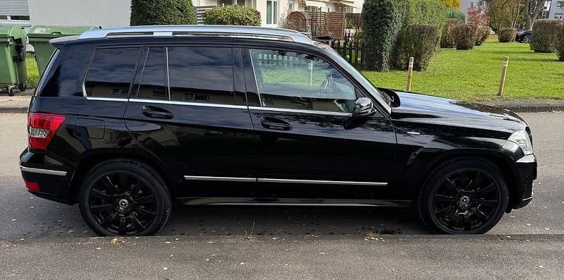 Gebraucht Mercedes GLK250 204 PS (150 kW) 2011 Schwarz SUV