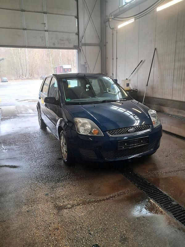 Gebraucht Ford Fiesta 69 PS (50 kW) 2008 Blau Kleinwagen