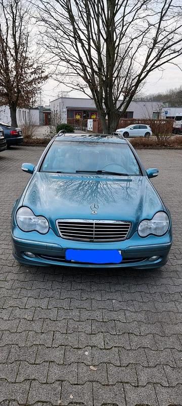 Blau Gebraucht 2001 Mercedes C200 Kombi | 7.400 € - Bild 1/4