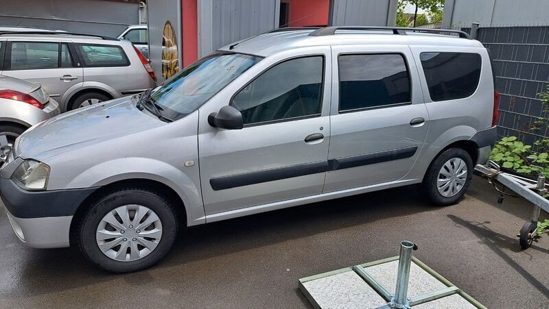 Silber Gebraucht 2008 Dacia Logan MCV Lauréate Kombi | 2.649 € (Fairer Preis) - Bild 1/4
