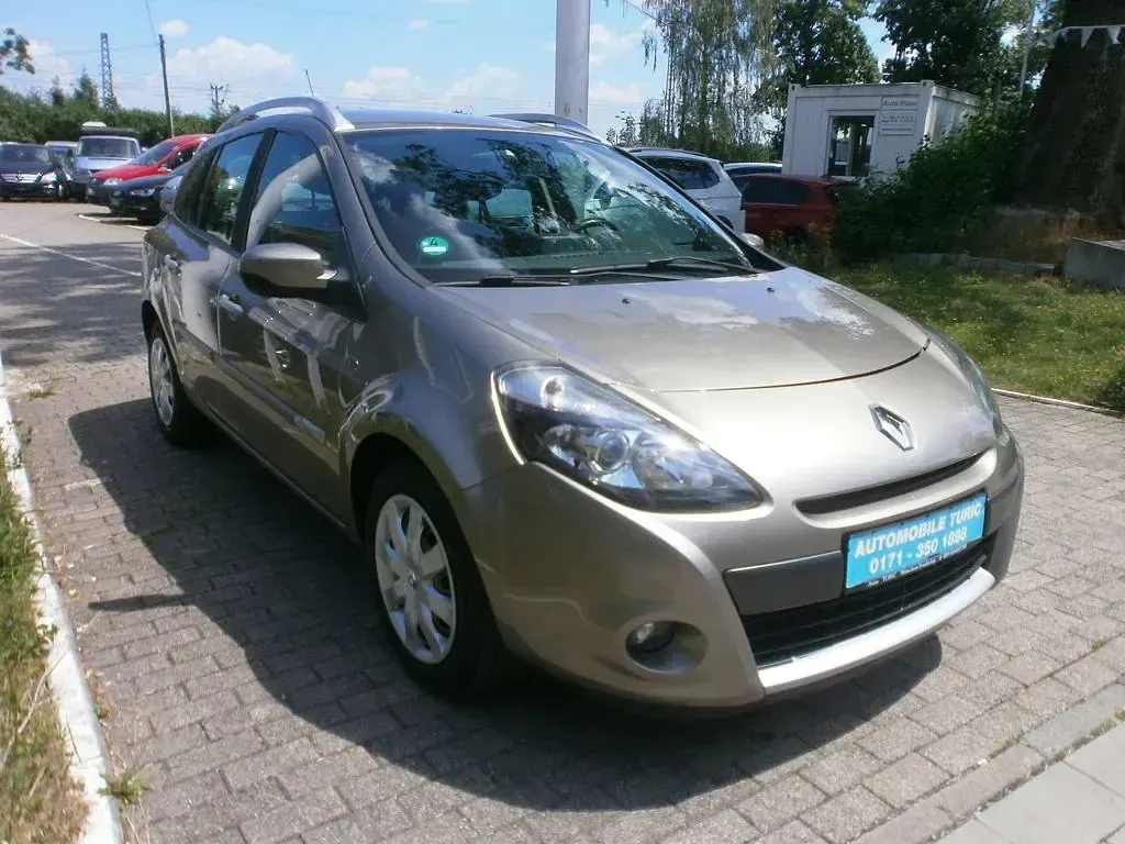 Gebraucht Renault Clio II Dynamique 79 PS (58 kW) 2010 Gold Limousine