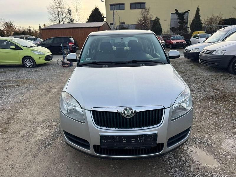 Gebraucht Skoda Fabia Ambiente 69 PS (50 kW) 2008 Silber Kleinwagen