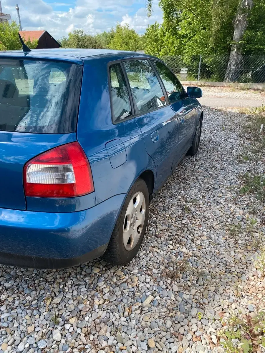 Używany Audi A3 S-Line 139 KM (102 kW) 2002 Niebieski Hatchback