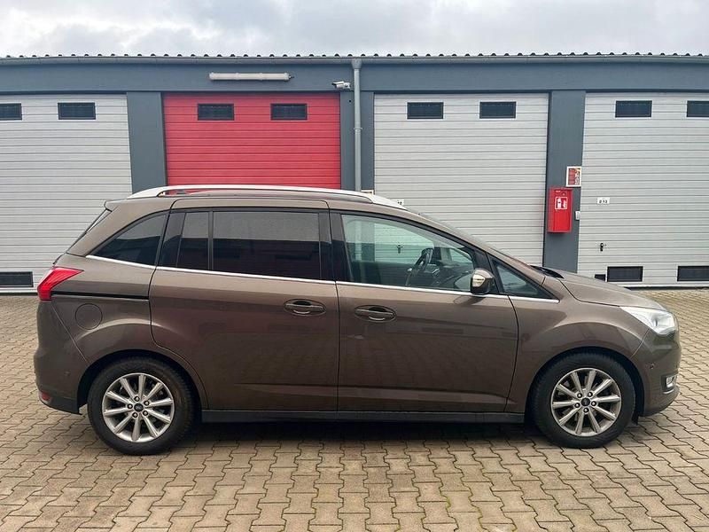 Gebraucht Ford Grand C-Max Titanium 125 PS (91 kW) 2018 Caribou Van / Kleinbus