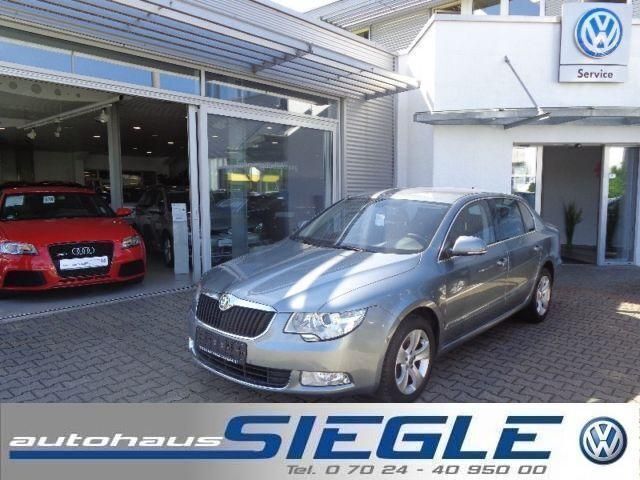 Gebraucht Skoda Superb Ambition 170 PS (125 kW) 2012 Grau metallic Limousine