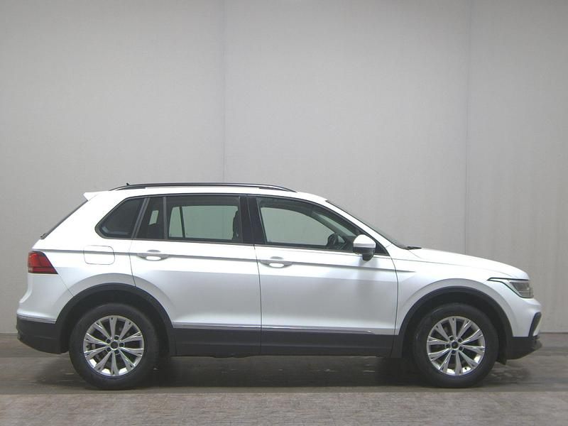 Gebraucht VW Tiguan Life 150 PS (110 kW) 2023 Weiss SUV