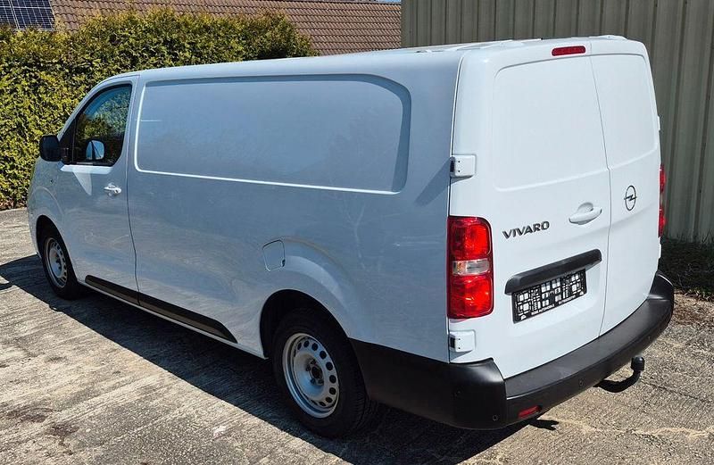 Gebraucht Opel Vivaro 144 PS (105 kW) 2024 Weiß Van / Kleinbus