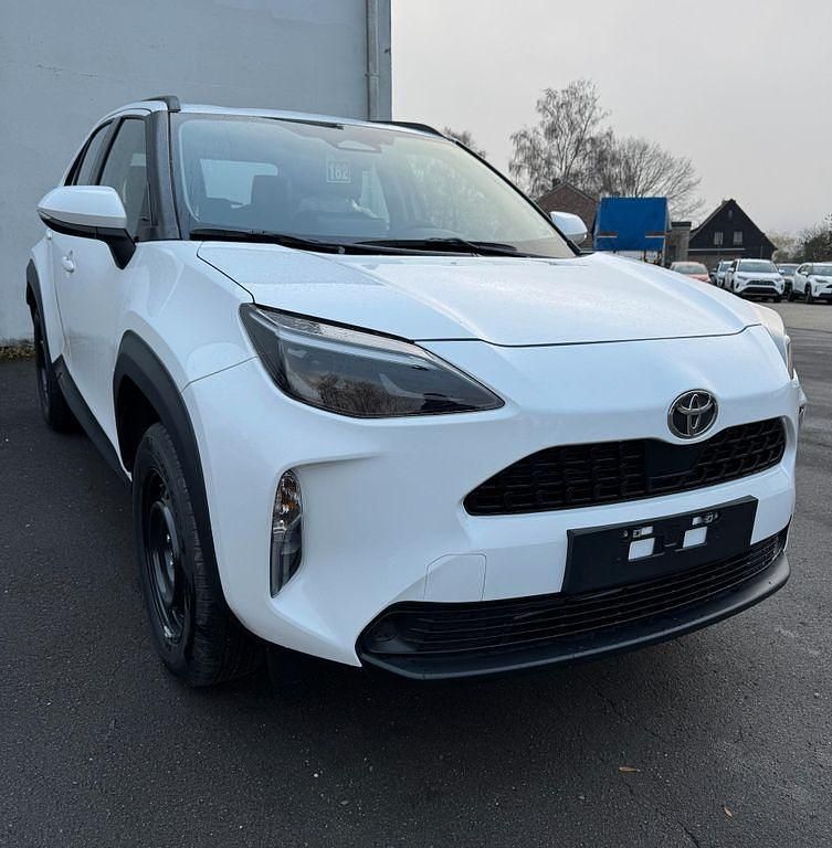 Neu 2025 Toyota Yaris Cross Active SUV | 23.399 € (Guter Preis) - Bild 1/4