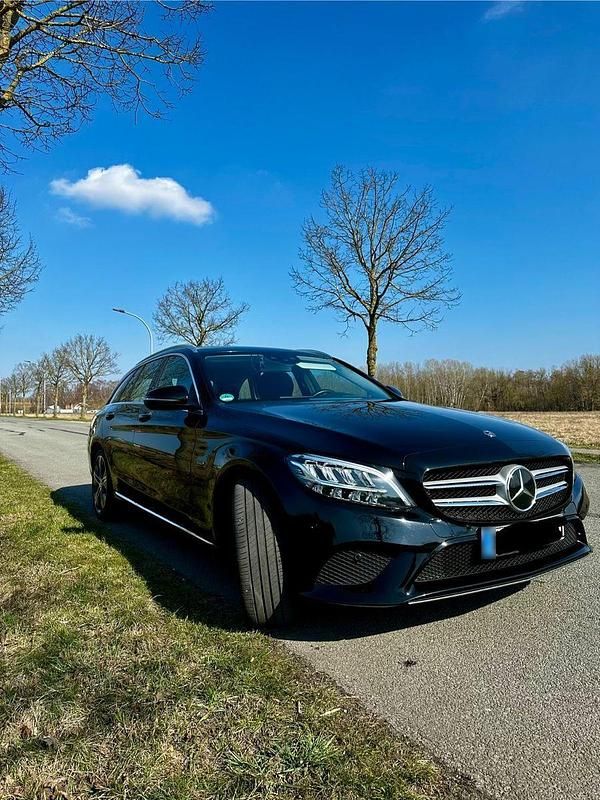 Gebraucht Mercedes C300e 306 PS (225 kW) 2019 Schwarz Limousine