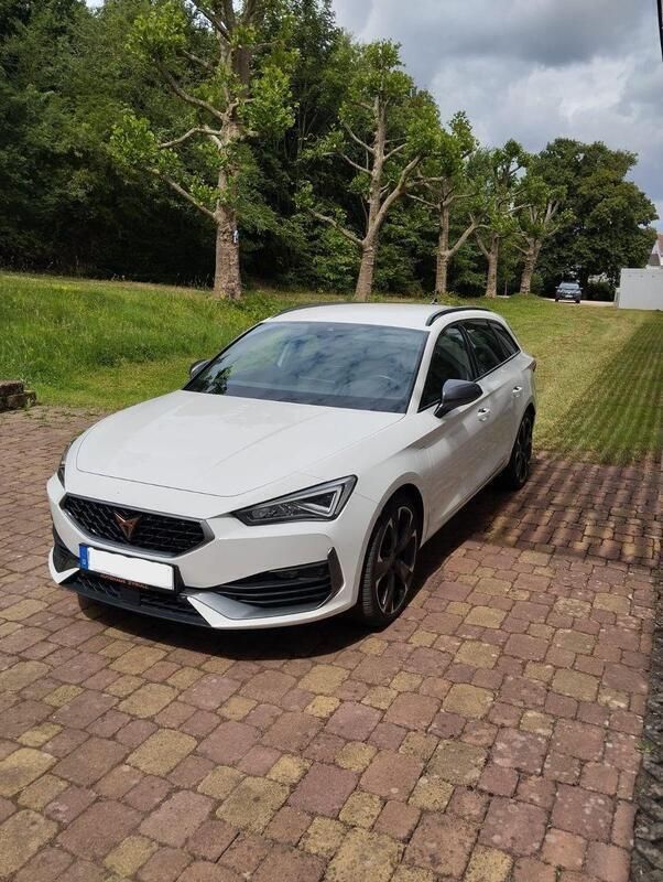 Weiß Gebraucht 2021 Cupra Leon Kombi | 22.999 € (Guter Preis) - Bild 1/4