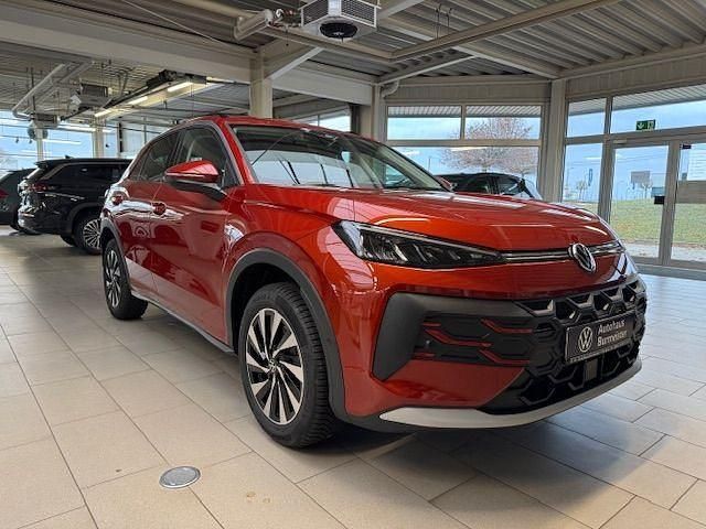 Neu VW T-Roc Life 116 PS (85 kW) 2025 Rot SUV