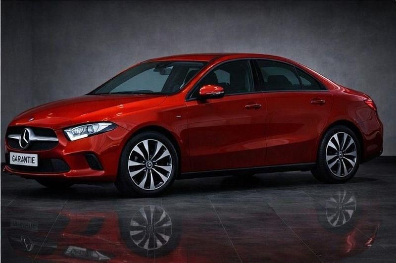 Gebraucht Mercedes A180 Advanced 116 PS (85 kW) 2020 Rot Limousine