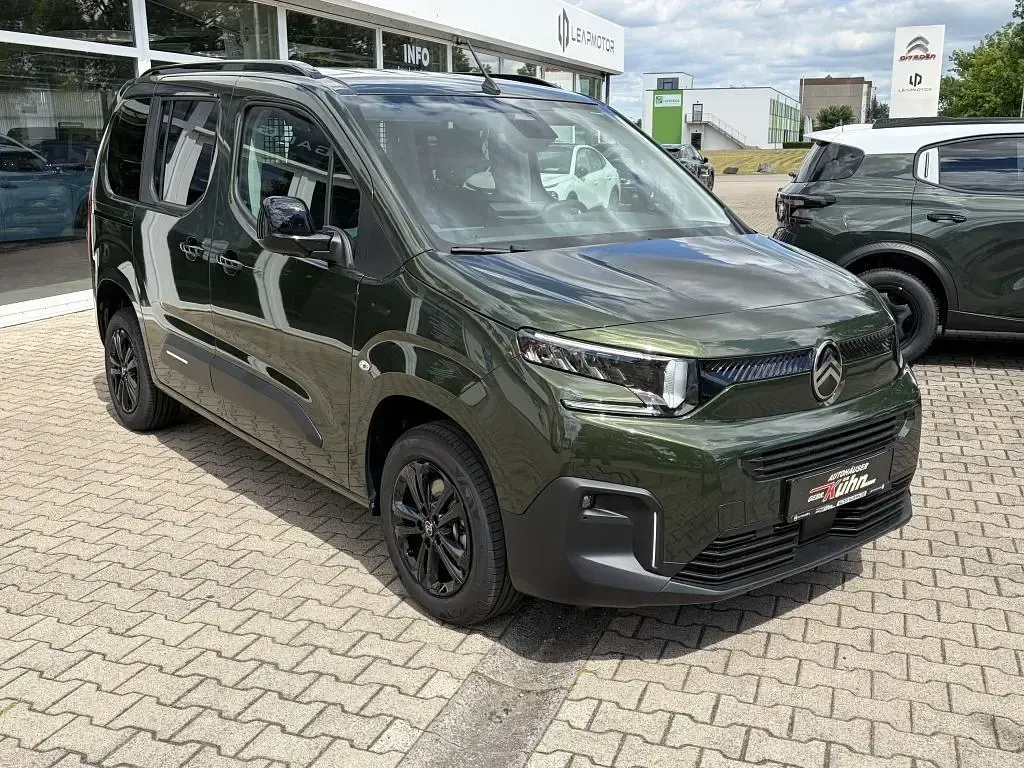 Neu Citroën Berlingo 131 PS (96 kW) 2026 Sirkkagrün Van / Kleinbus